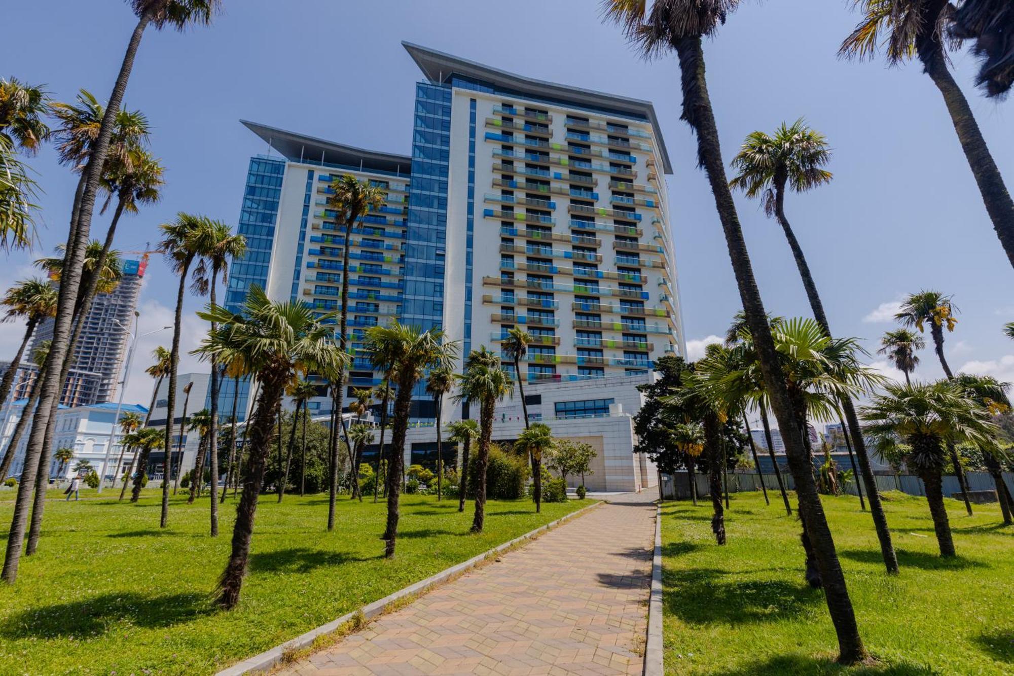 Bellevue Residence Suites Батуми Екстериор снимка