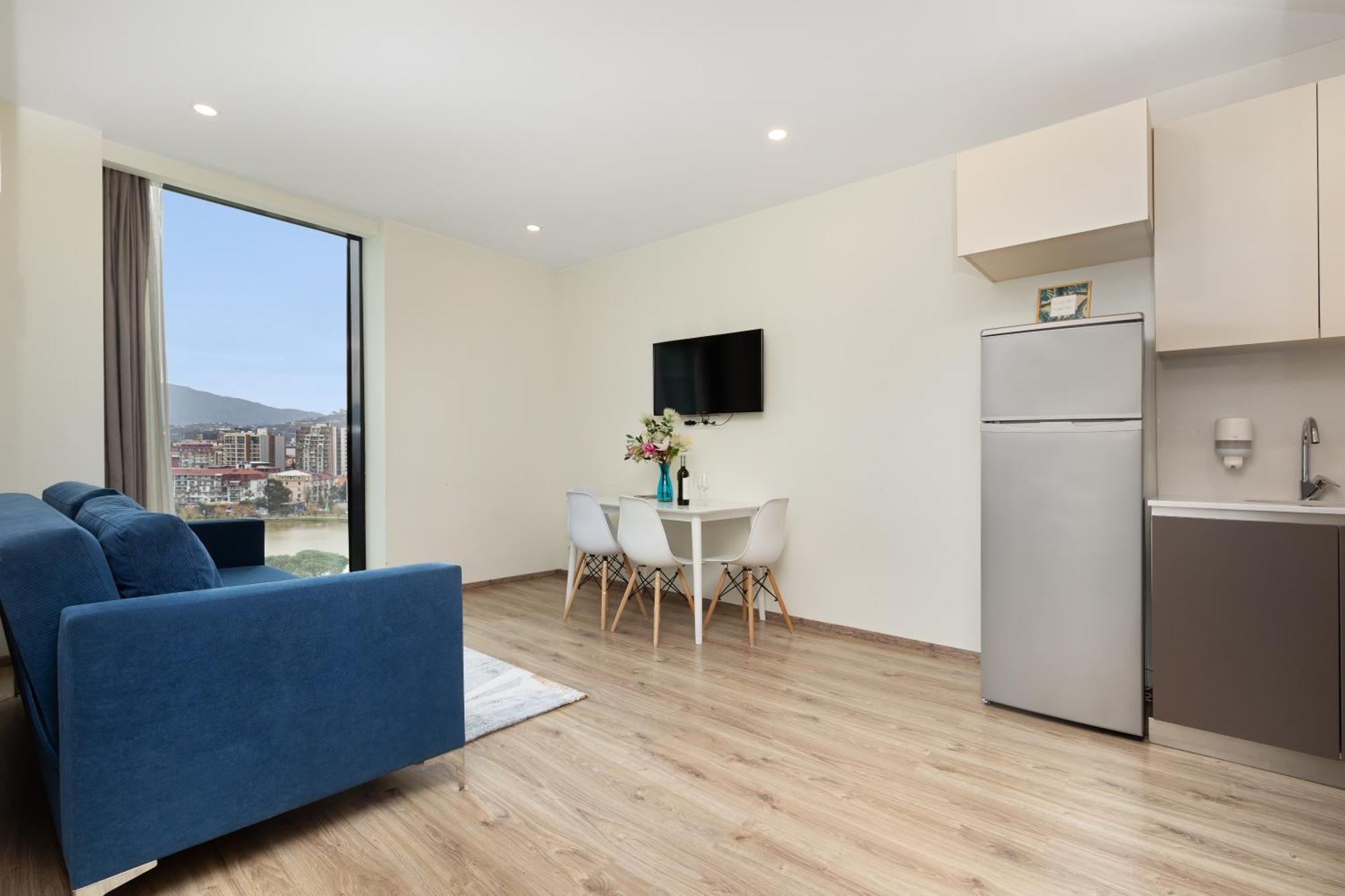 Bellevue Residence Suites Батуми Екстериор снимка