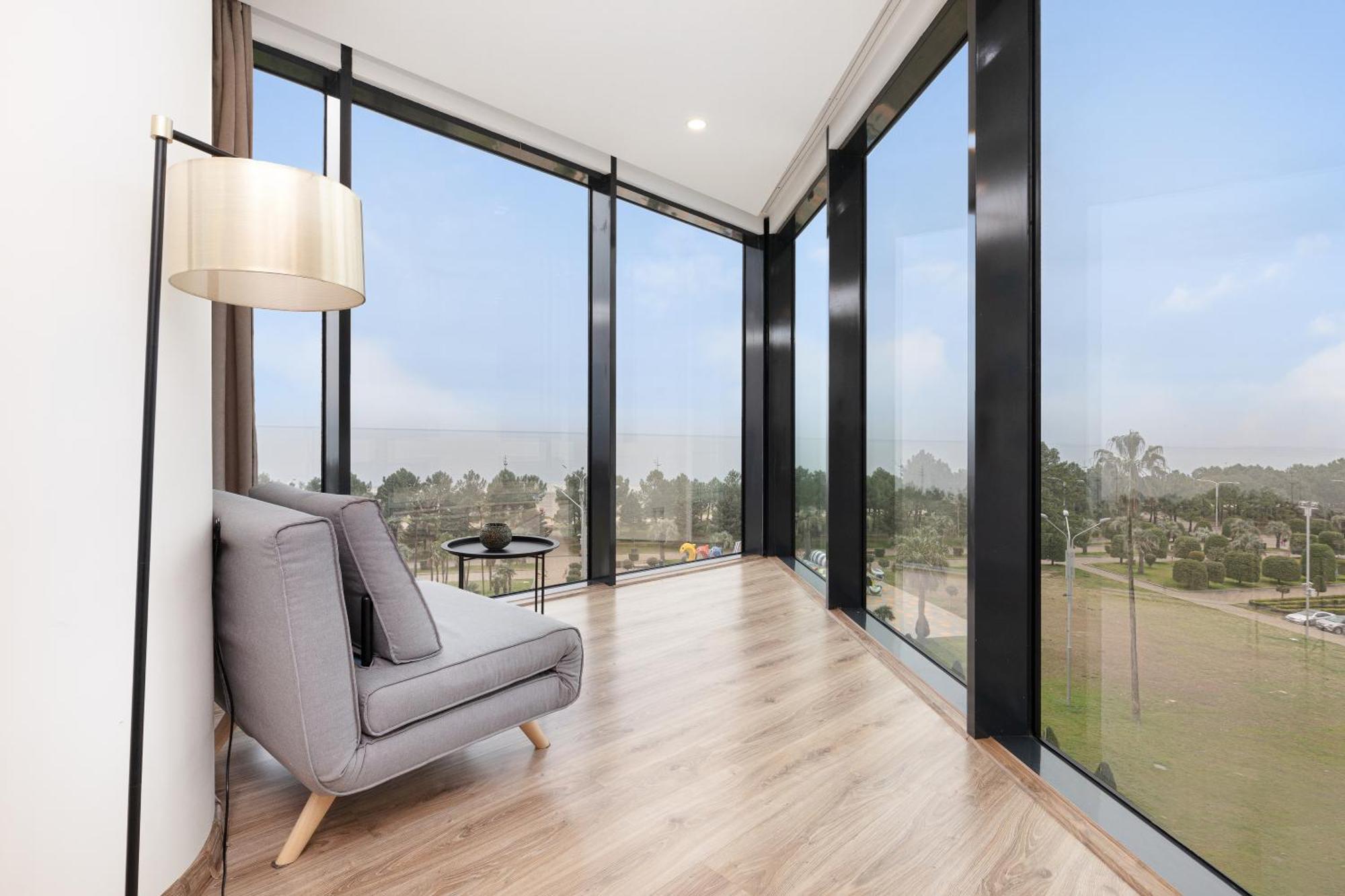Bellevue Residence Suites Батуми Екстериор снимка