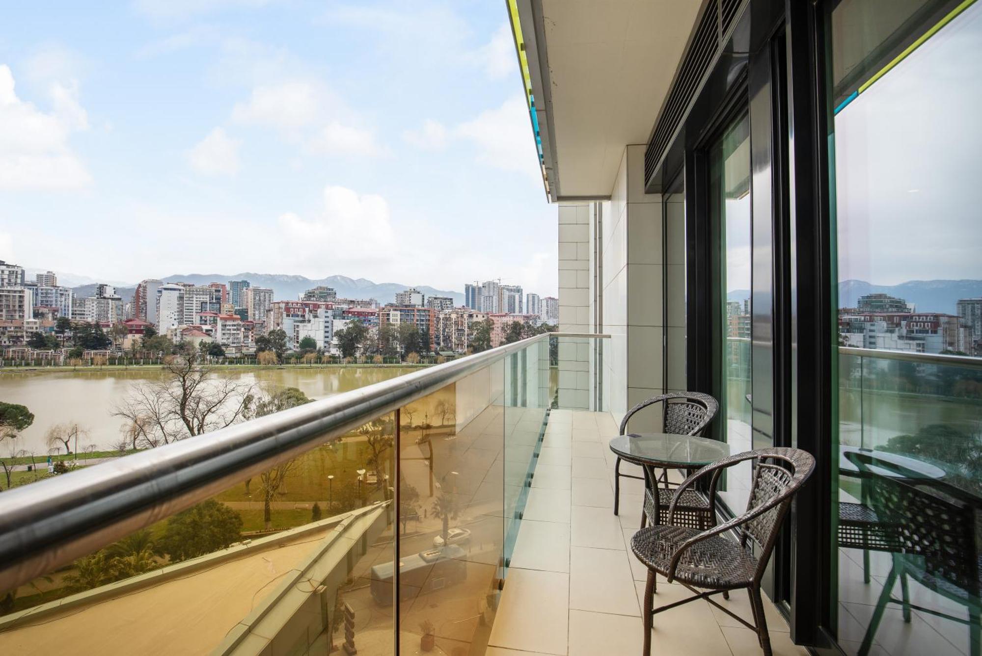 Bellevue Residence Suites Батуми Екстериор снимка